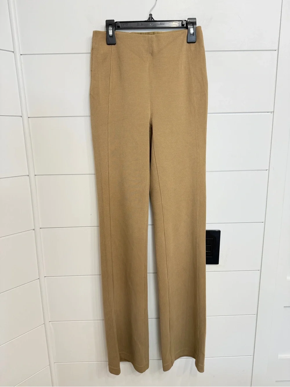 Lululemon Ribbed Softstreme Flared Pants Size 4 Filbert Tan 8125 - Picture 5 of 10